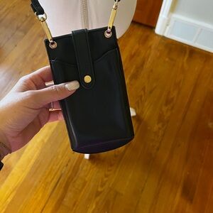 Crossbody phone wallet